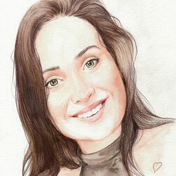Portrait einer jungen Frau mit langen braunen Haaren - Buntstift und Aquarell auf Papier - Portrait für "Künstler machen sichtbar" - Porträts zeichnen lassen