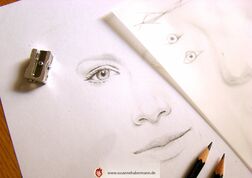 Zeichnung eines Portraits, Bleistift, Spitzer - Zeichenunterricht - Großraum Nürnberg - Landkreis Neustadt a.d.Aisch-Bad Windsheim - "Portraits zeichnen" bei Susanne Habermann - Zeichnen im Schloss