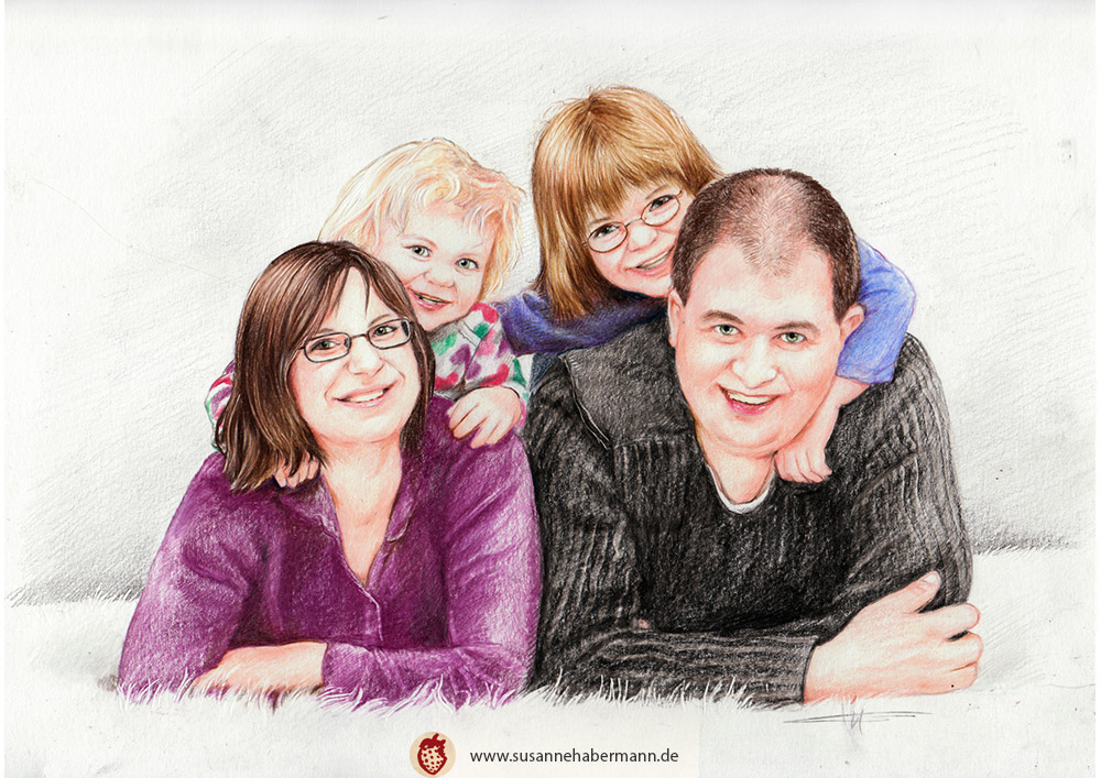 Familienporträt - Eltern im Vordergrund, zwei kleine Kinder lehnen sich über die Schultern der Eltern - Zeichnung Buntstift auf Papier