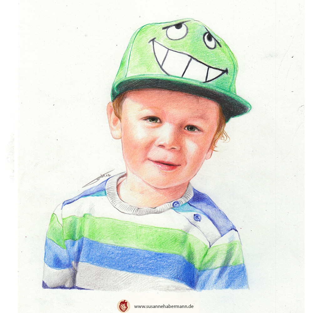 Porträt - kleiner Junge mit grüner Baseballkappe - Zeichnung Buntstift auf Papier - Porträts zeichnen lassen