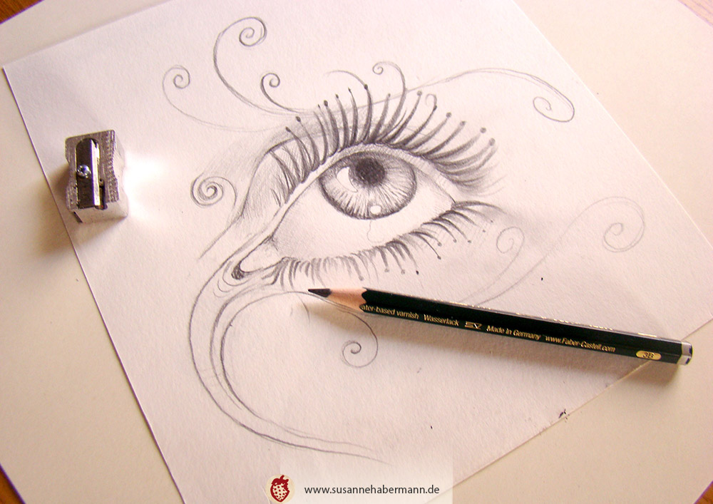 Zeichnung eines großen Auges mit langen Wimpern und Schnörkel, Bleistift, Spitzer - Zeichenkurs Nürnberg Fürth "Wie zeichnet man Augen" bei Susanne Habermann